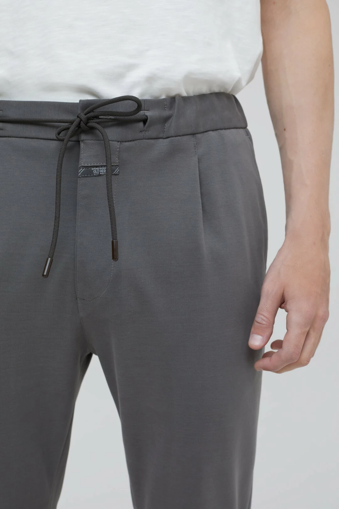 CLOSED Pantalon Vigo Tapered Dark Nickel