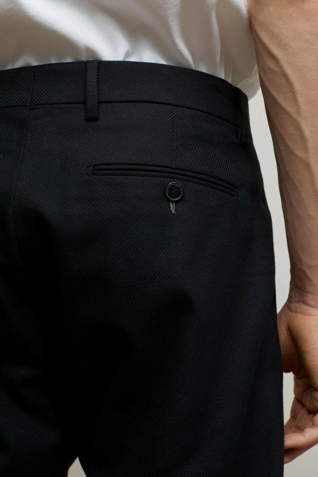 CLOSED Pantalon Atelier Tapered - Laine Vierge - Noir